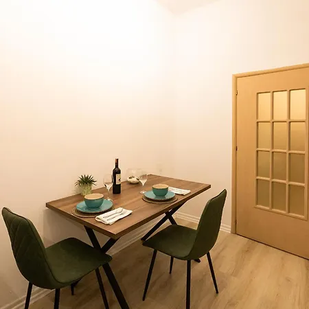 Comfy & Cute Space In Center